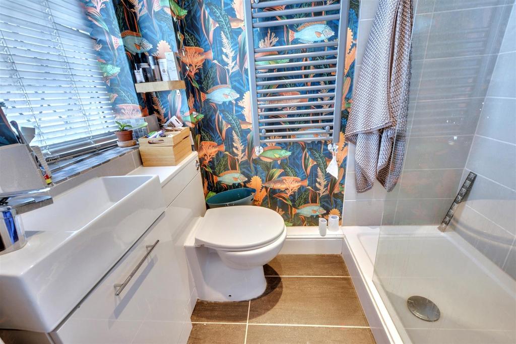 Ensuite.jpeg