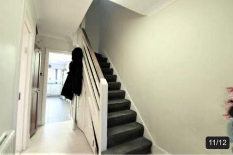 5 bedroom terraced house for sale, London, NW4