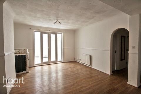 3 bedroom end of terrace house to rent, Stevens Road, Dagenham