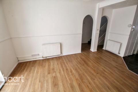 3 bedroom end of terrace house to rent, Stevens Road, Dagenham
