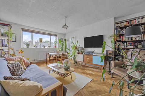 Flat 7, Erica House Cranfield Road, London, SE4 1TW