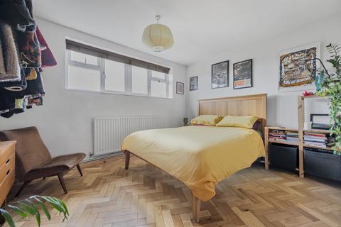 Flat 7, Erica House Cranfield Road, London, SE4 1TW