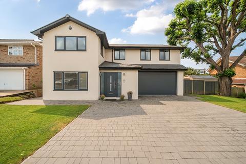6 bedroom detached house for sale