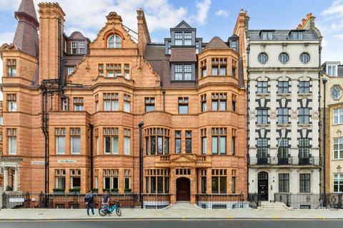 Healthcare facility to rent, 65 Sloane St London SW1X 9SH