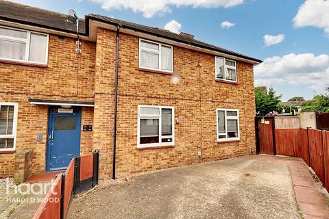 40 Dorking Road, Romford, RM3 9AE