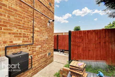 40 Dorking Road, Romford, RM3 9AE