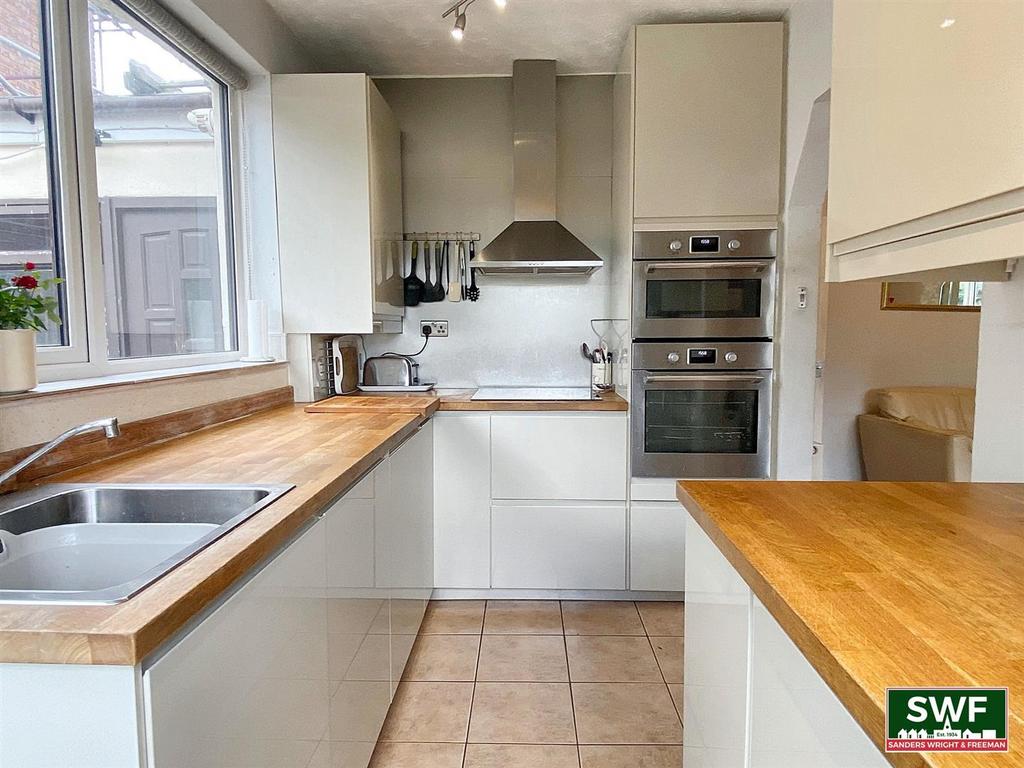 Kitchen4.jpg