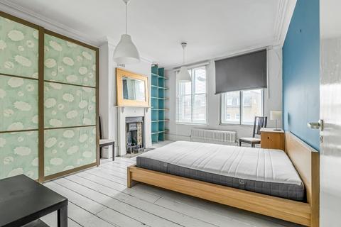 3 bedroom flat for sale, Essex Road, Islington, London, N1