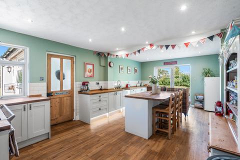 4 bedroom detached house for sale, Cowbeech Hill, Cowbeech BN27