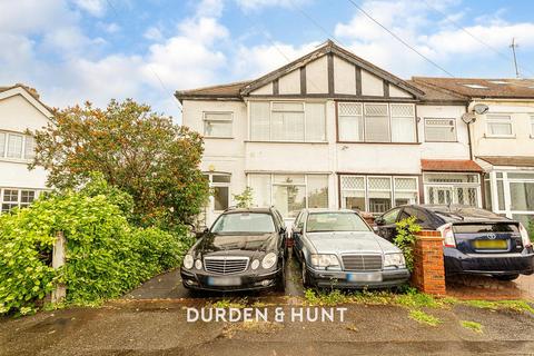 3 bedroom end of terrace house for sale, Middleton Avenue, London, E4