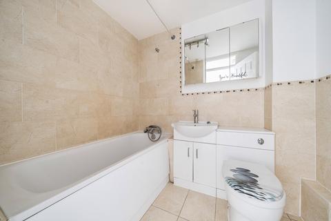 2 bedroom flat for sale, Laleham Road, Surrey TW18