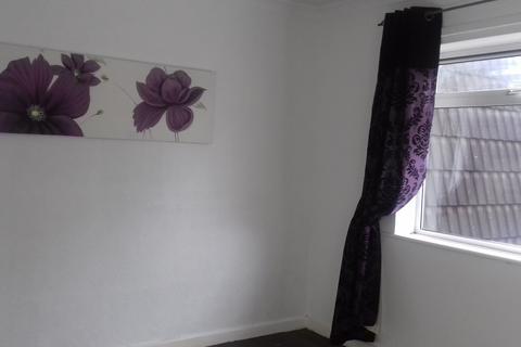 2 bedroom flat to rent, Chinebridge Court, Bournemouth BH4