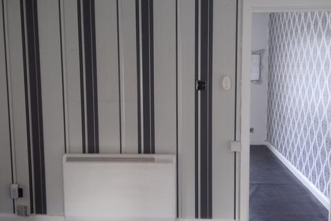 2 bedroom flat to rent, Chinebridge Court, Bournemouth BH4