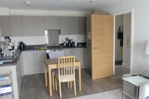 2 bedroom flat to rent, Cameo Court, Aylesbury HP18