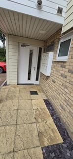 2 bedroom flat to rent, Cameo Court, Aylesbury HP18