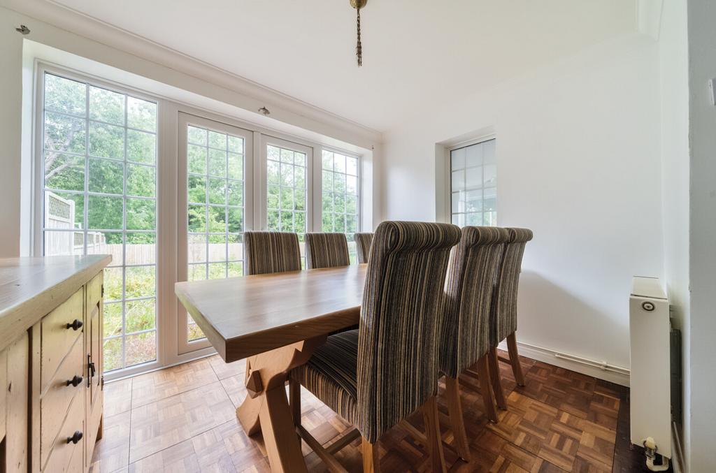 1305373-17-683ef7...