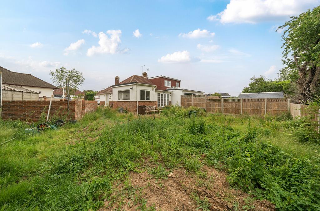 1305373-5-683ef6a...