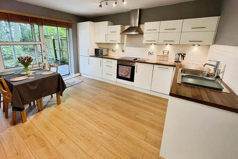 2 bedroom flat for sale, Montmano Drive, West Didsbury, Greater Manchester, M20