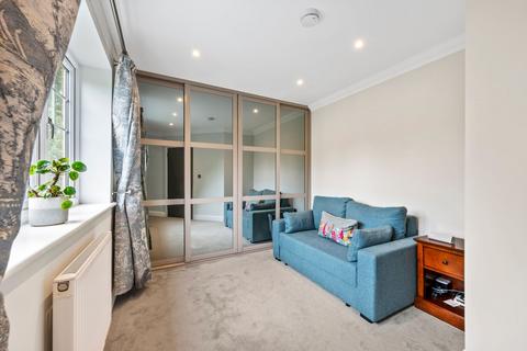 2 bedroom apartment for sale, Howard Place, Weybridge, KT13