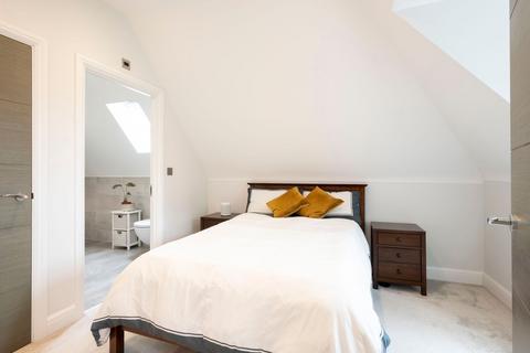2 bedroom apartment for sale, Howard Place, Weybridge, KT13