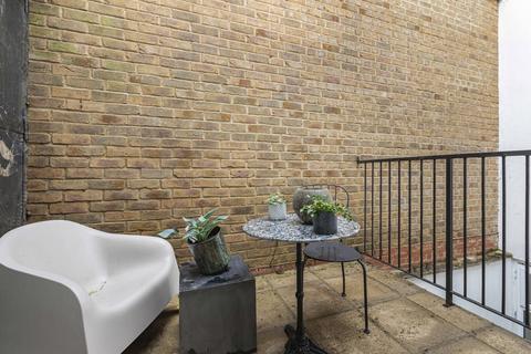 2 bedroom ground floor flat for sale, Balls Pond Road, London, N1