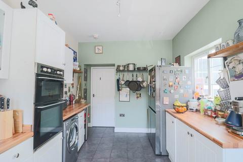 undefined, Raglan Place, Close To Sea Front - Ground Floor Flat With Own Private Entrance