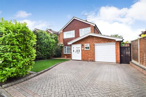 8 Bramling Avenue, Yateley, GU46 6NX