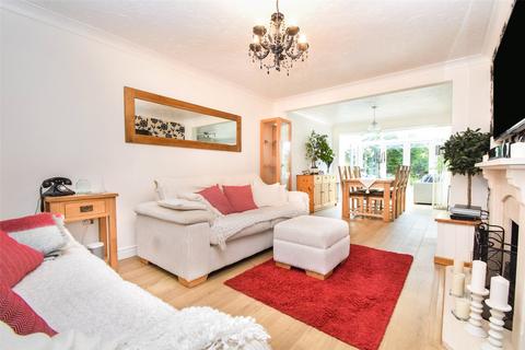 8 Bramling Avenue, Yateley, GU46 6NX