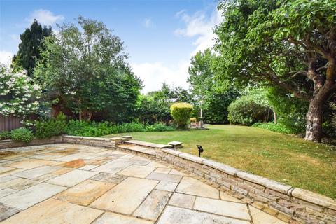 8 Bramling Avenue, Yateley, GU46 6NX