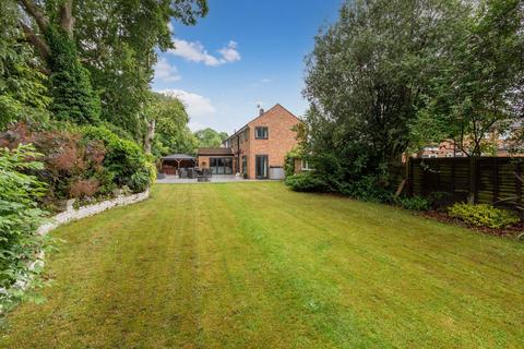 80 Hazell Way, Stoke Poges, Slough, SL2 4DG