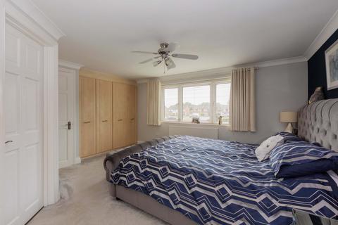 80 Hazell Way, Stoke Poges, Slough, SL2 4DG