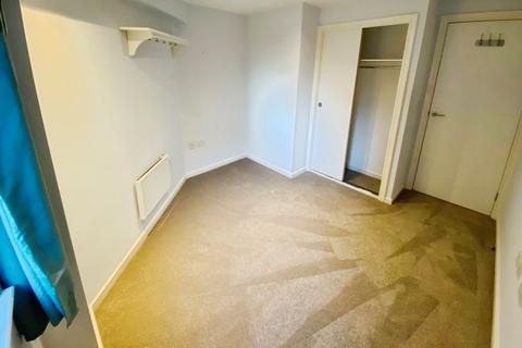 2 bedroom flat to rent, East Street, Leeds, West Yorkshire, UK, LS9