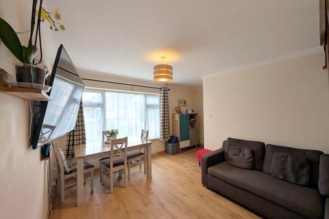 2 bedroom end of terrace house for sale, Staines Road, FELTHAM, TW14