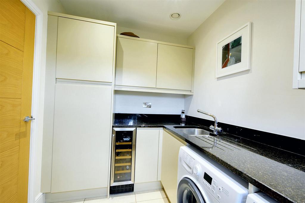 Utility Room 2.jpeg