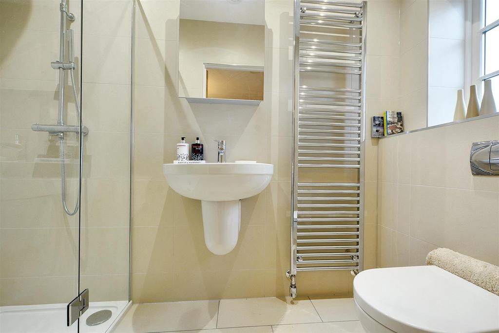 Bedroom 2 Ensuite.jpeg