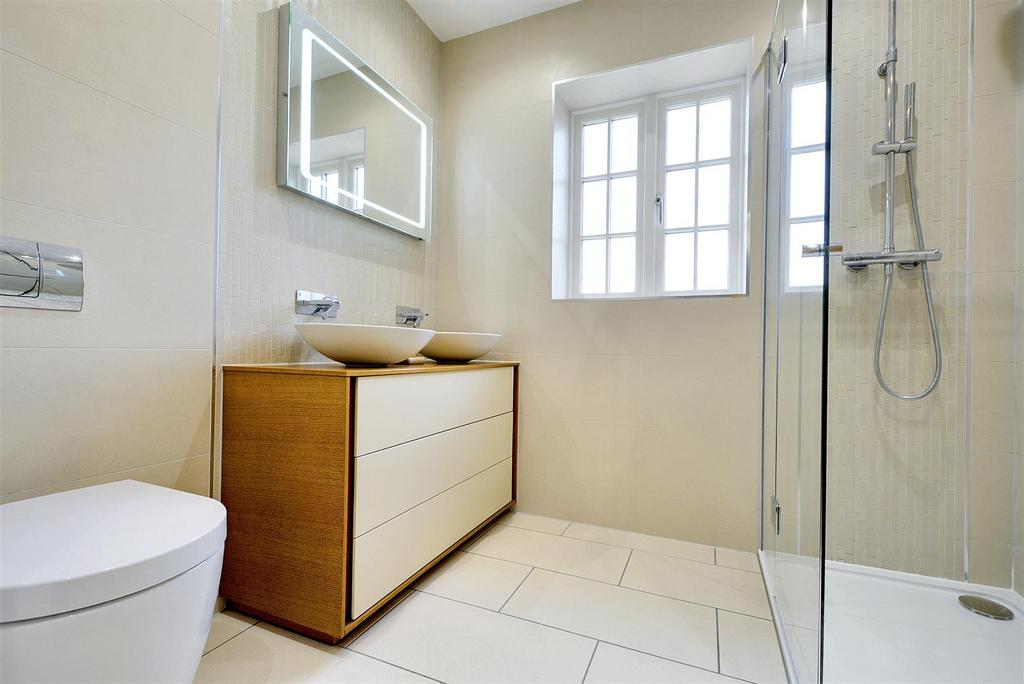 Bedroom 1 Ensuite 2.jpeg