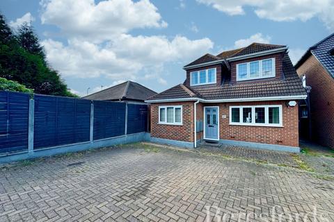 4 bedroom detached house for sale, Lambs Lane South, Rainham, RM13