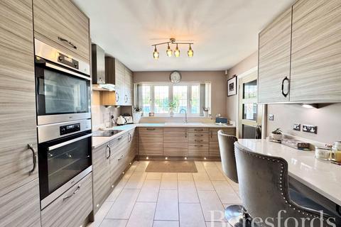 4 bedroom detached house for sale, Lambs Lane South, Rainham, RM13