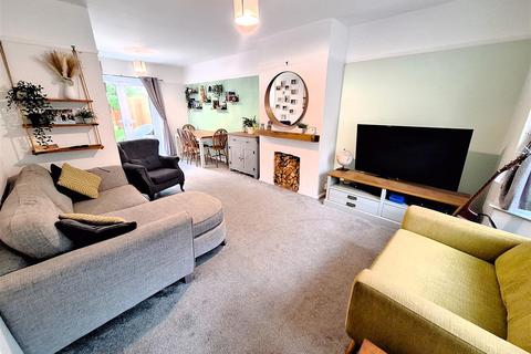 68 Surley Row, Emmer Green, Reading, RG4 8NB