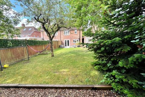 68 Surley Row, Emmer Green, Reading, RG4 8NB
