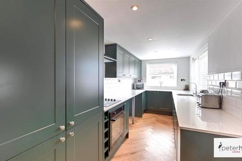27 Warwick Drive, Sunderland, SR3 3PU