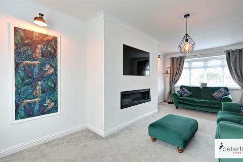 27 Warwick Drive, Sunderland, SR3 3PU