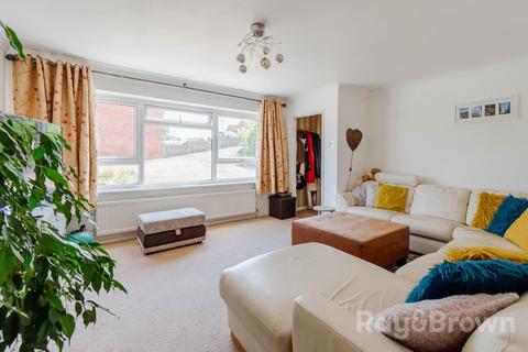 18 Azalea Close, Cardiff, CF23 7HR