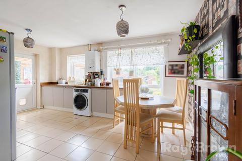 18 Azalea Close, Cardiff, CF23 7HR