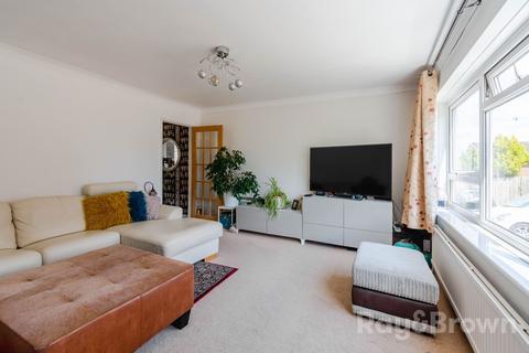 18 Azalea Close, Cardiff, CF23 7HR