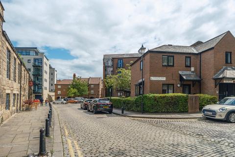 3 bedroom apartment to rent, Charlotte Mews, Newcastle Upon Tyne NE1