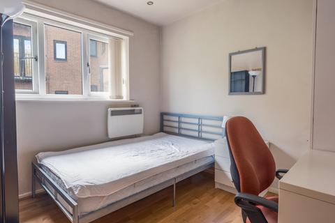 3 bedroom apartment to rent, Charlotte Mews, Newcastle Upon Tyne NE1