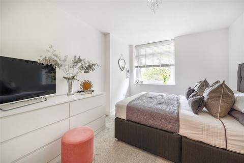 2 bedroom flat for sale, Pound Road, Surrey KT16