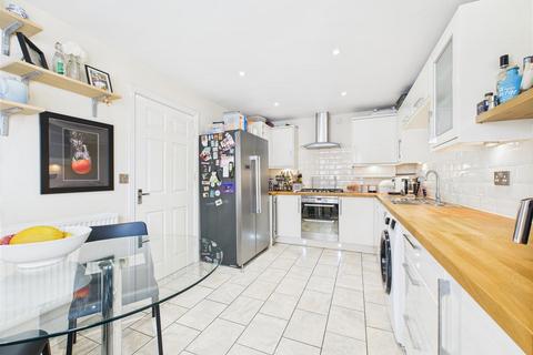15 Amis Way, Stratford-upon-avon, CV37 7JD
