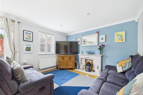 15 Amis Way, Stratford-upon-avon, CV37 7JD